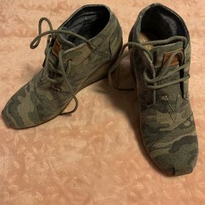 Camo booties